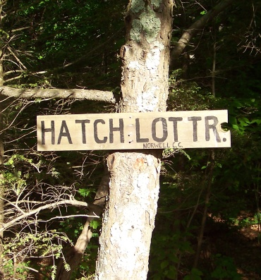 trail sign at edgewood park in norwell