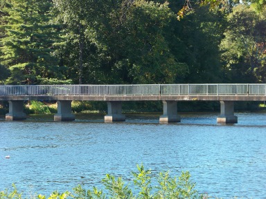 memorial bridge at island grove in abington