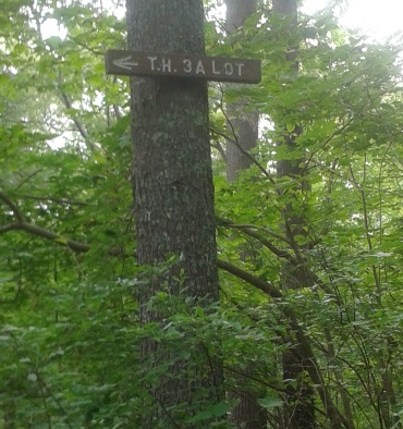 sign on side hill rd. leading back to turkey hill parking lot