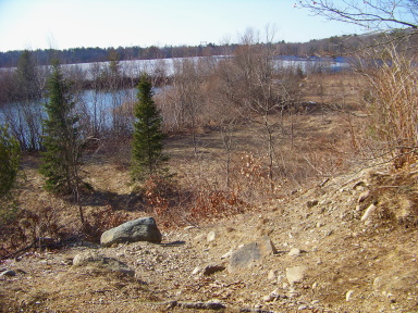 trail down to peninsula