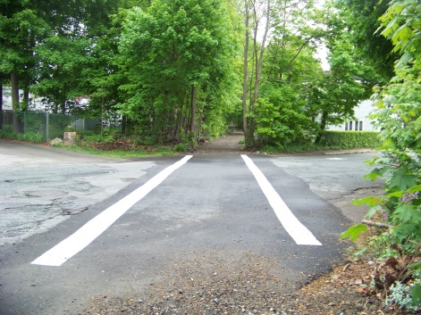 crossing at Howard st on Rockland Rail Trail