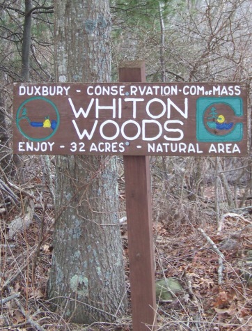 trail sign at whiton woods in duxbury